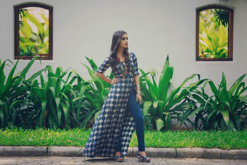 stylish-women-fashion-wear-photomentor