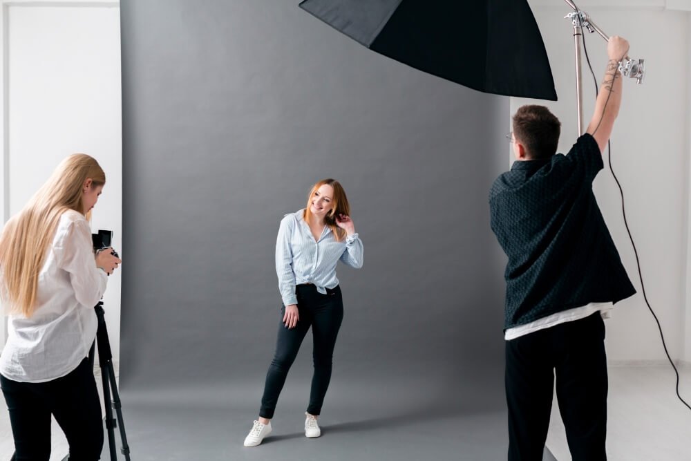 assistance photographer lighting studio