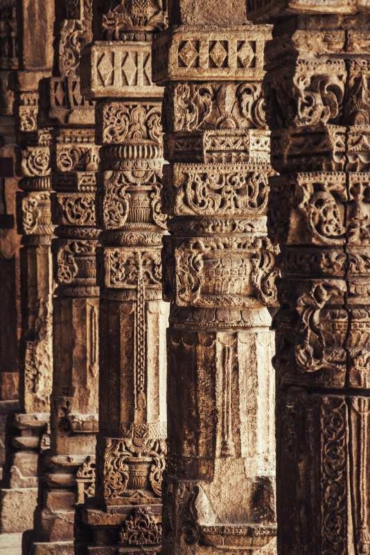 The cluster of embroidered pillars