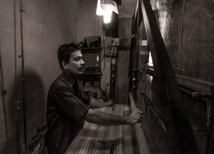 the-silk-weaver-portrait-photography-bharathi murugan
