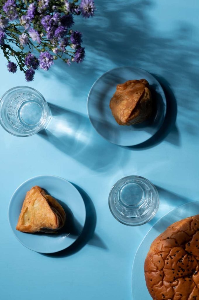 bite-grab-your-snack-samoosa-food-photography-by-sanal-sunny