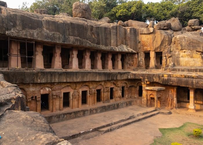 middle-point-of-the-cave-geevarghese