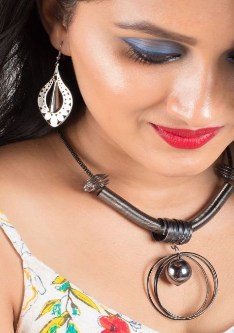 shy-lady-mayank