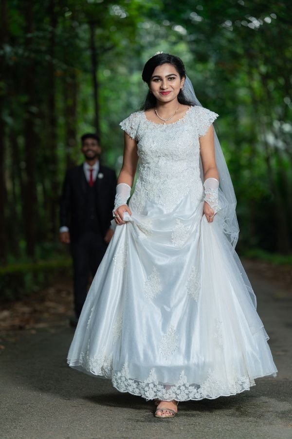 bride-in-long-white-frock