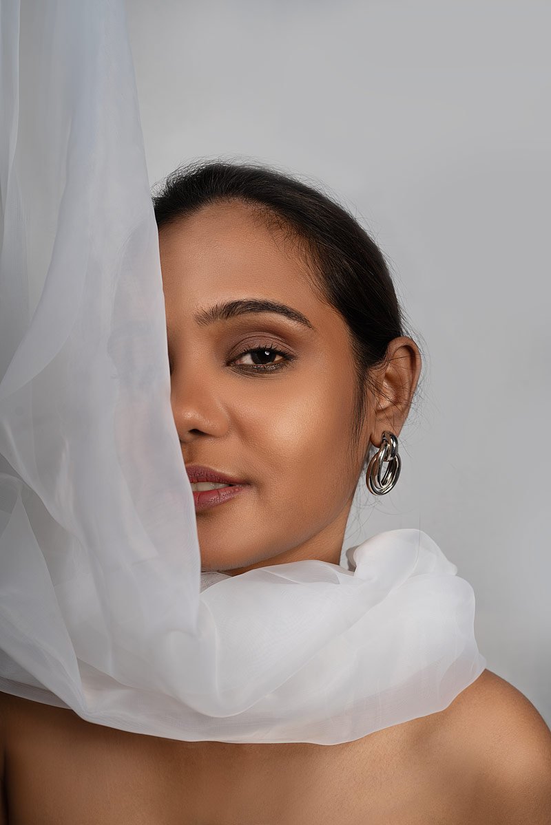 a women back of net cloth