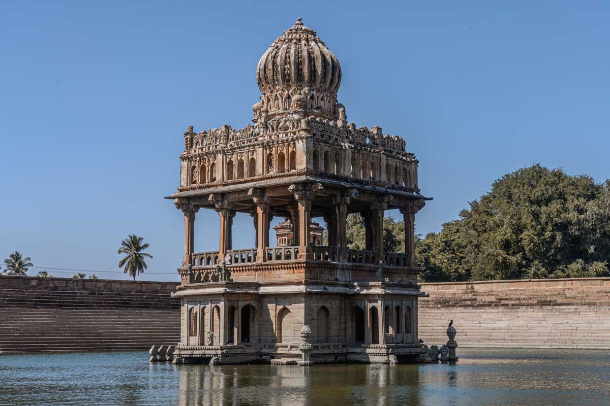 a architecture mid of the pond