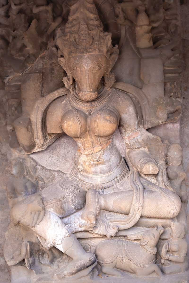 Broken murti with no hand