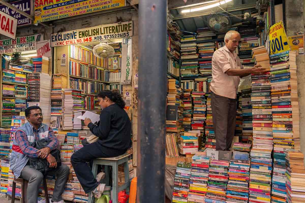 shopkeeper and readers in bookstores