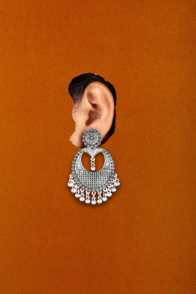 A big jewellery with Brown chart cutes
