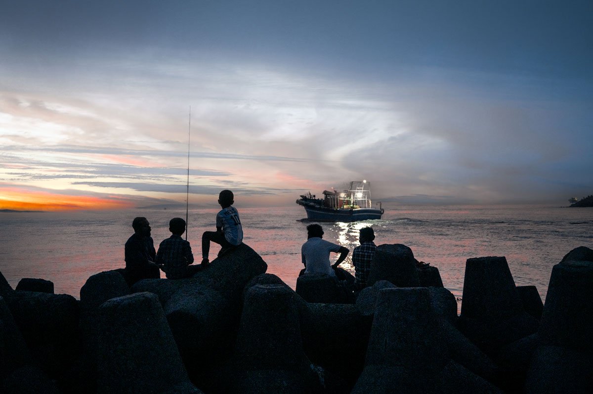 Capturing mesmerizing moments at Cherai Beach of Coastal Waves