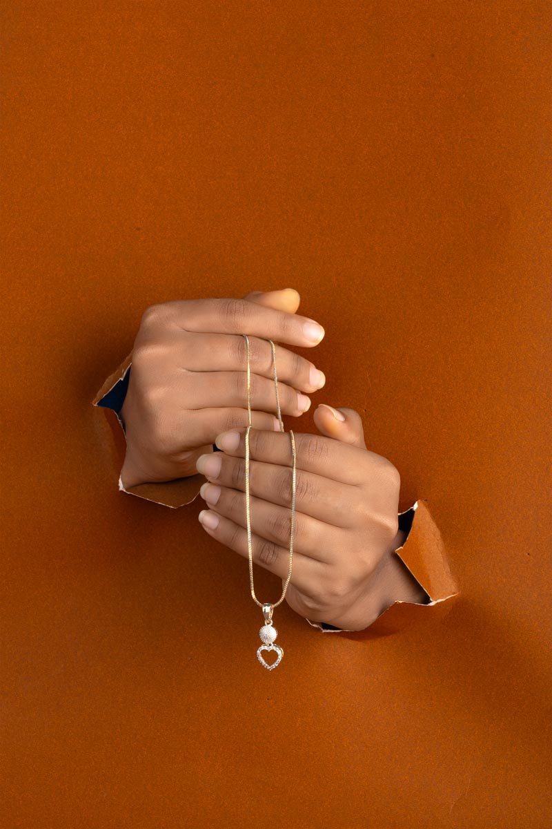 Dazzling of chain