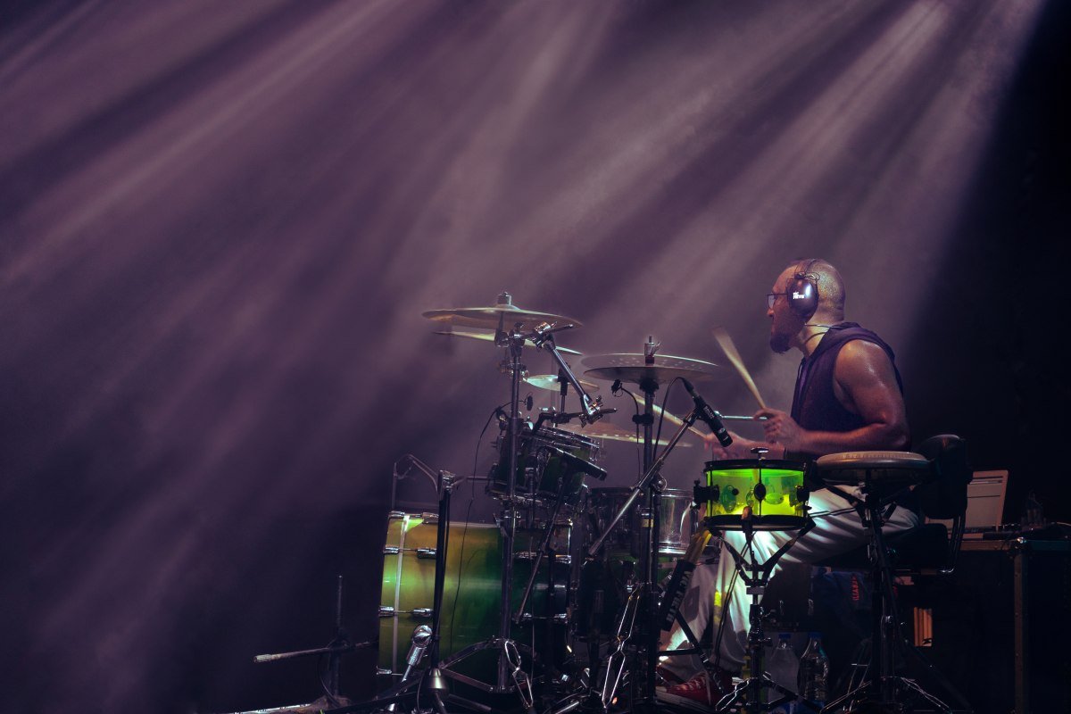 Dynamic beats of drums