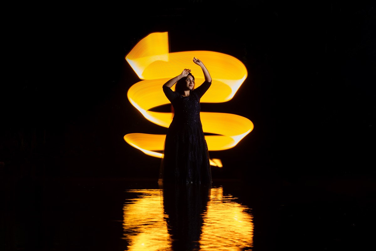 Illuminated strength portrayed using light painting technique