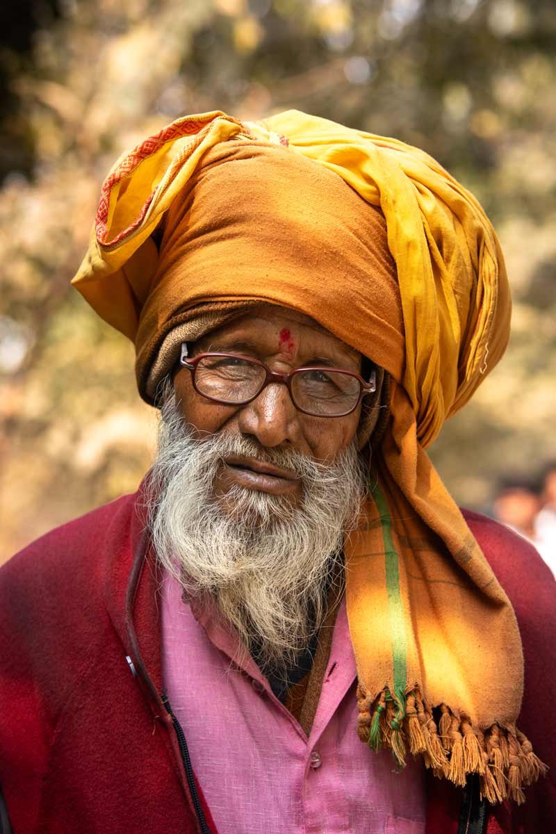 old gaze of an old man with a big turban on his head