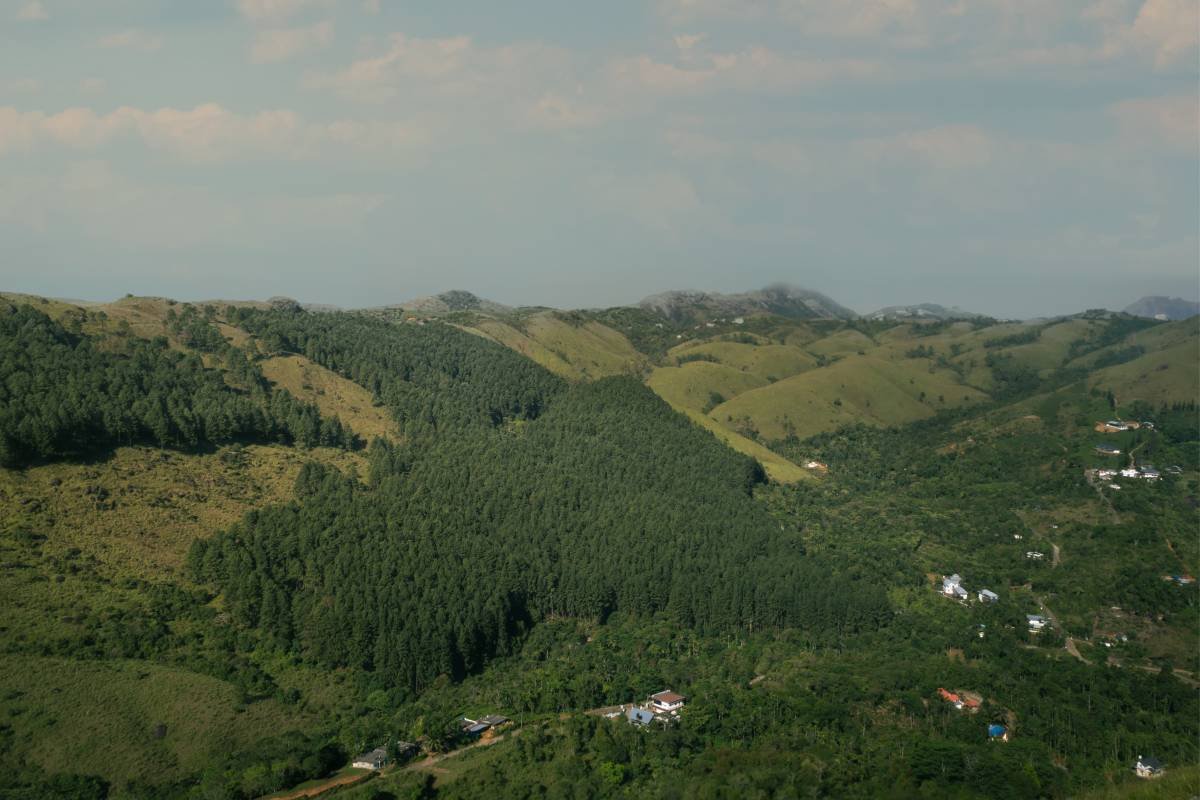 Peaks and homes in the mountain valley