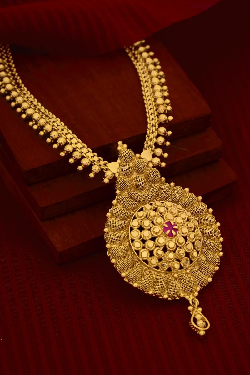 Golden long chain
