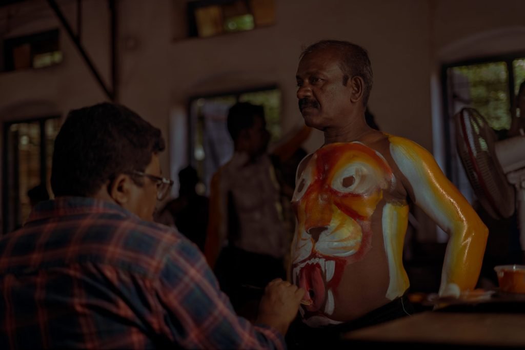 pulikali painter and the dancing artist