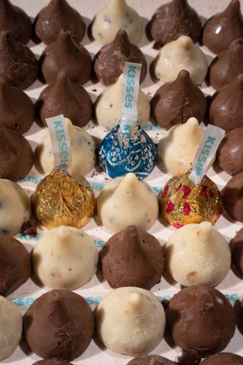 kisses chocolate with three colours