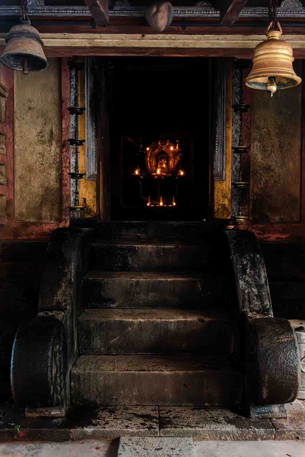 grouped lamps placed together to worship
