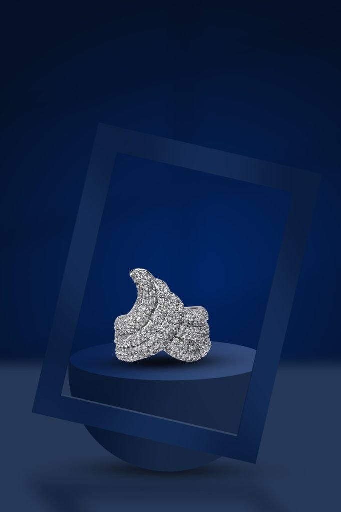 stunning and stylish silver ring