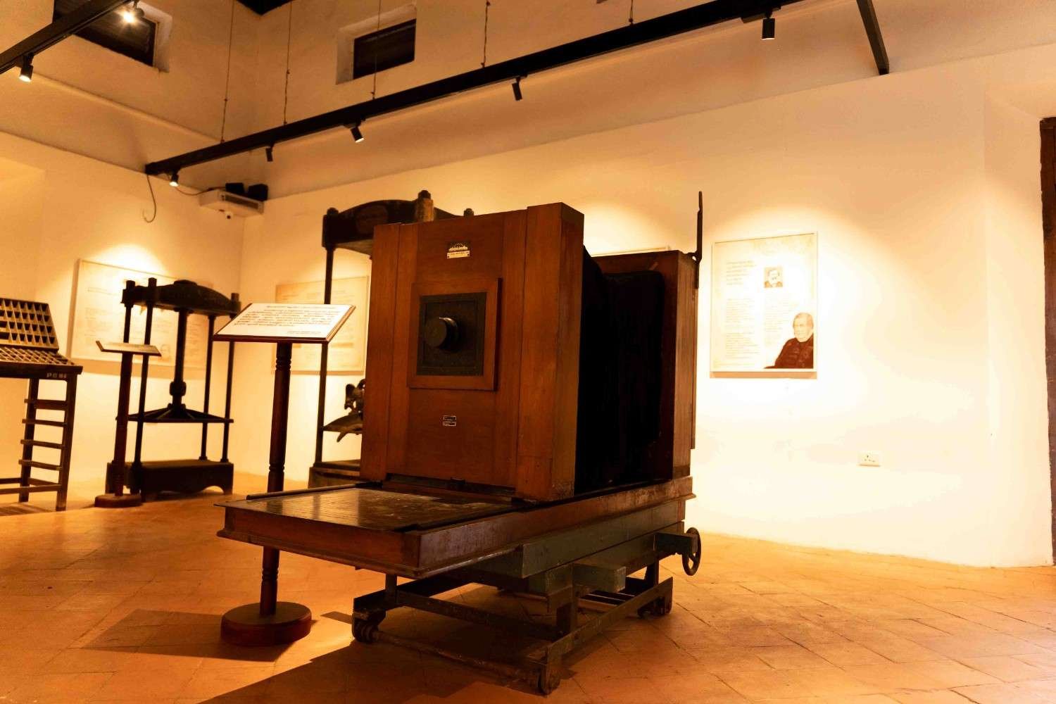 old Camera press