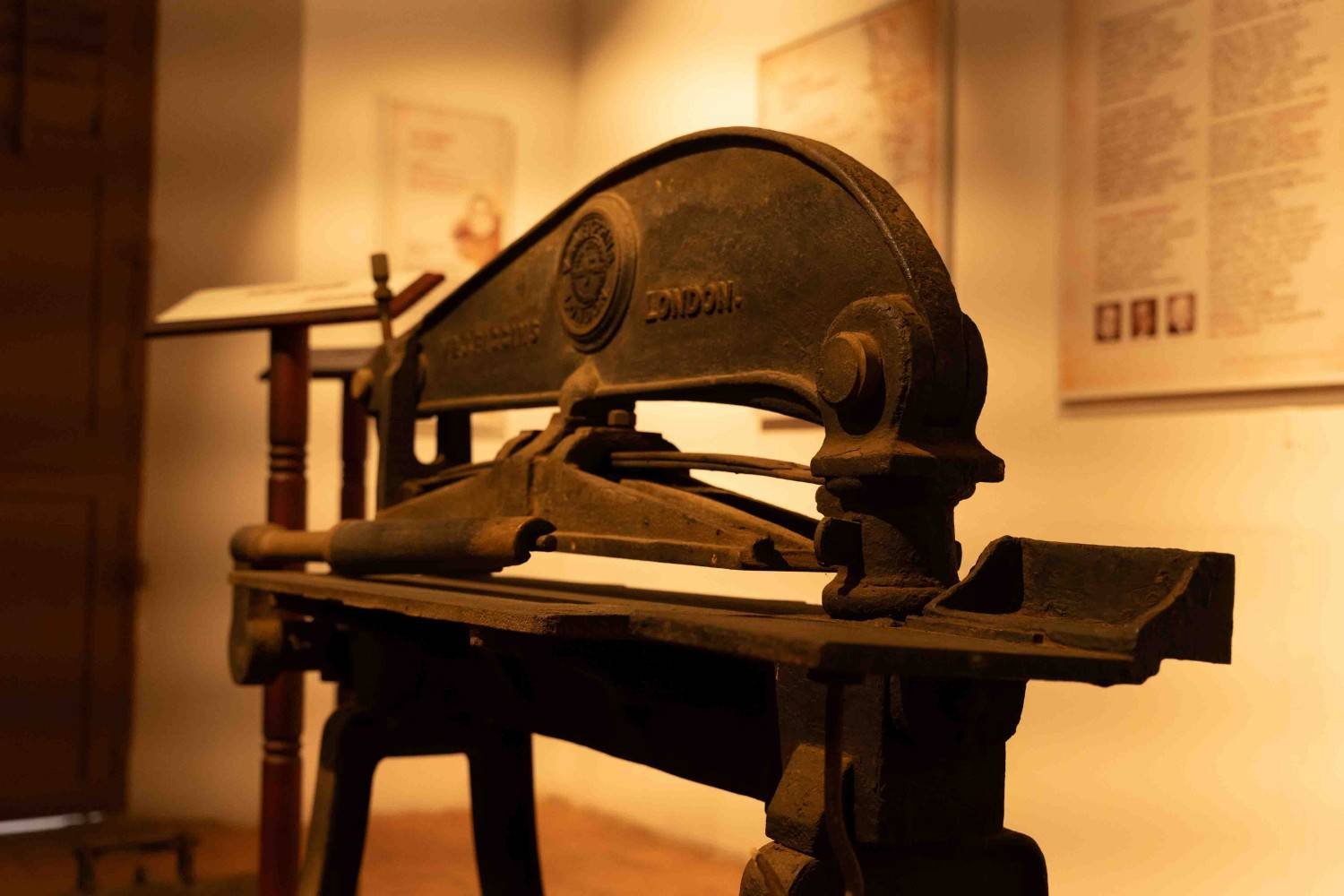 old print cutting machine