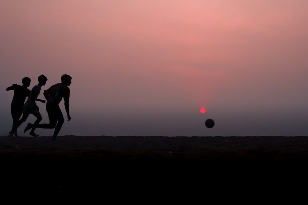 The players chasing the ball feel like chasing the sun.