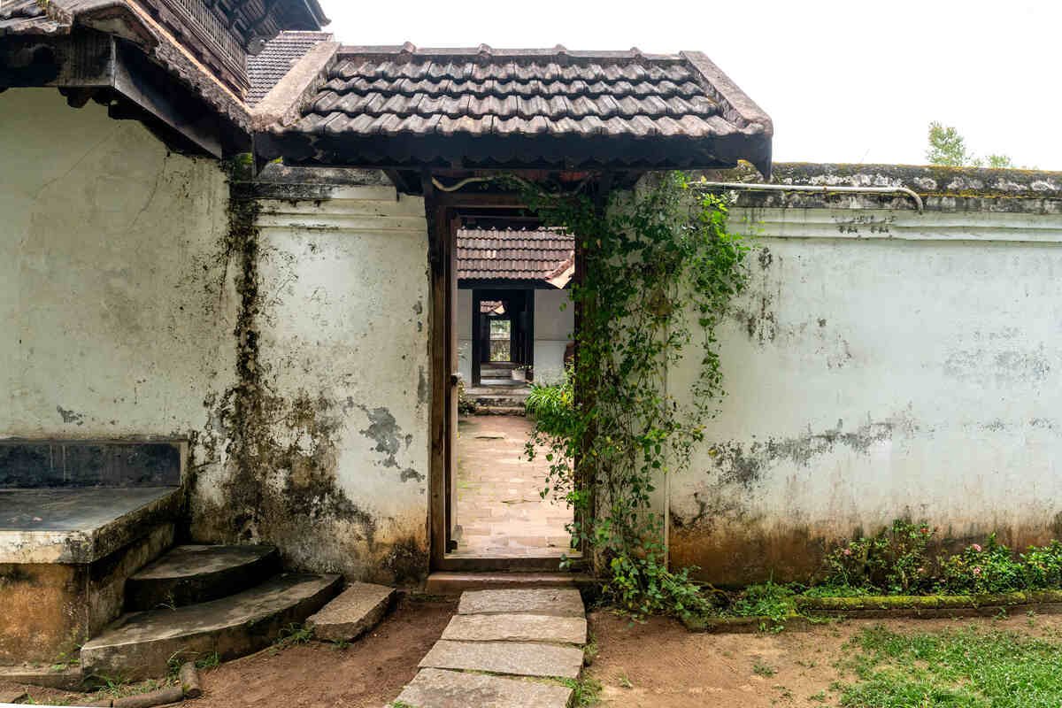 Framed view of one of the entrances into the palace.